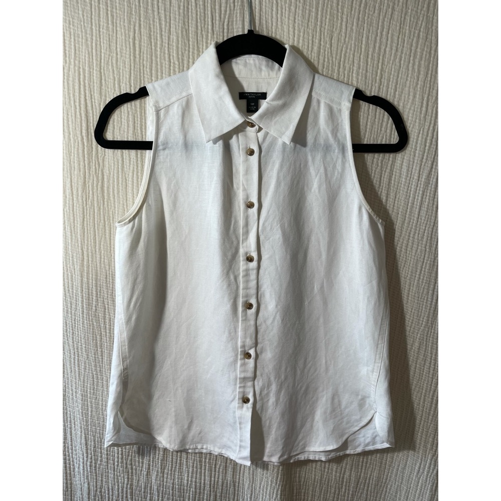 Linen blend Ann Taylor button tank